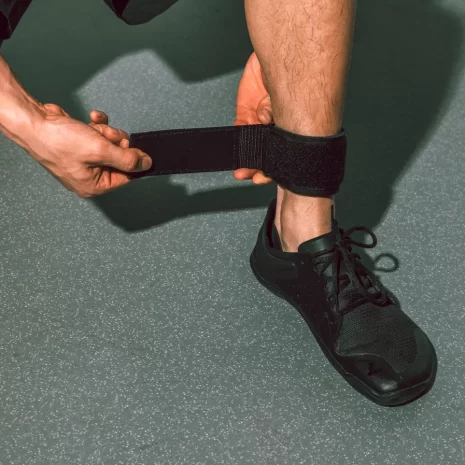 Ankle Strap Cable Attachment Ankle Cuff Joinfit Pro 2024 put on 2 Ankle Strap Cable Attachment Ankle Cuff Joinfit Pro 2024 put on 2